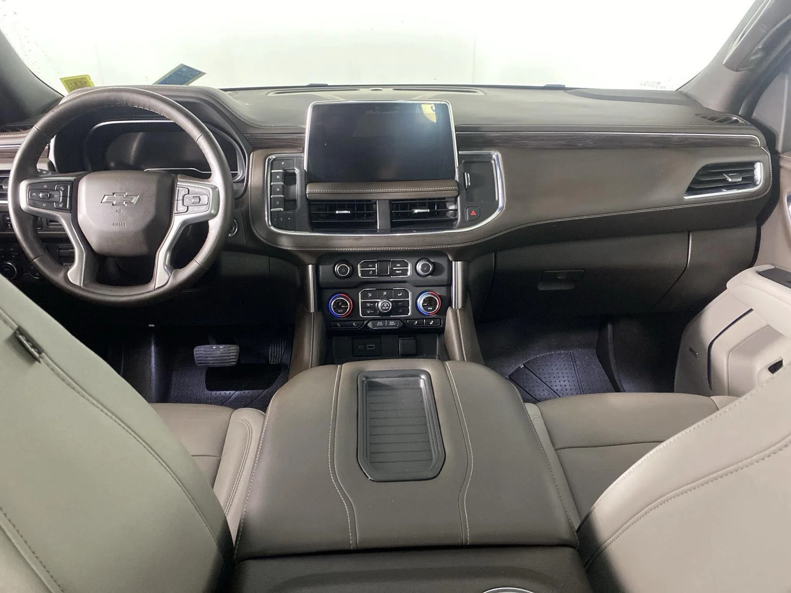 Used 2023 Summit White Chevrolet Z71 image 28