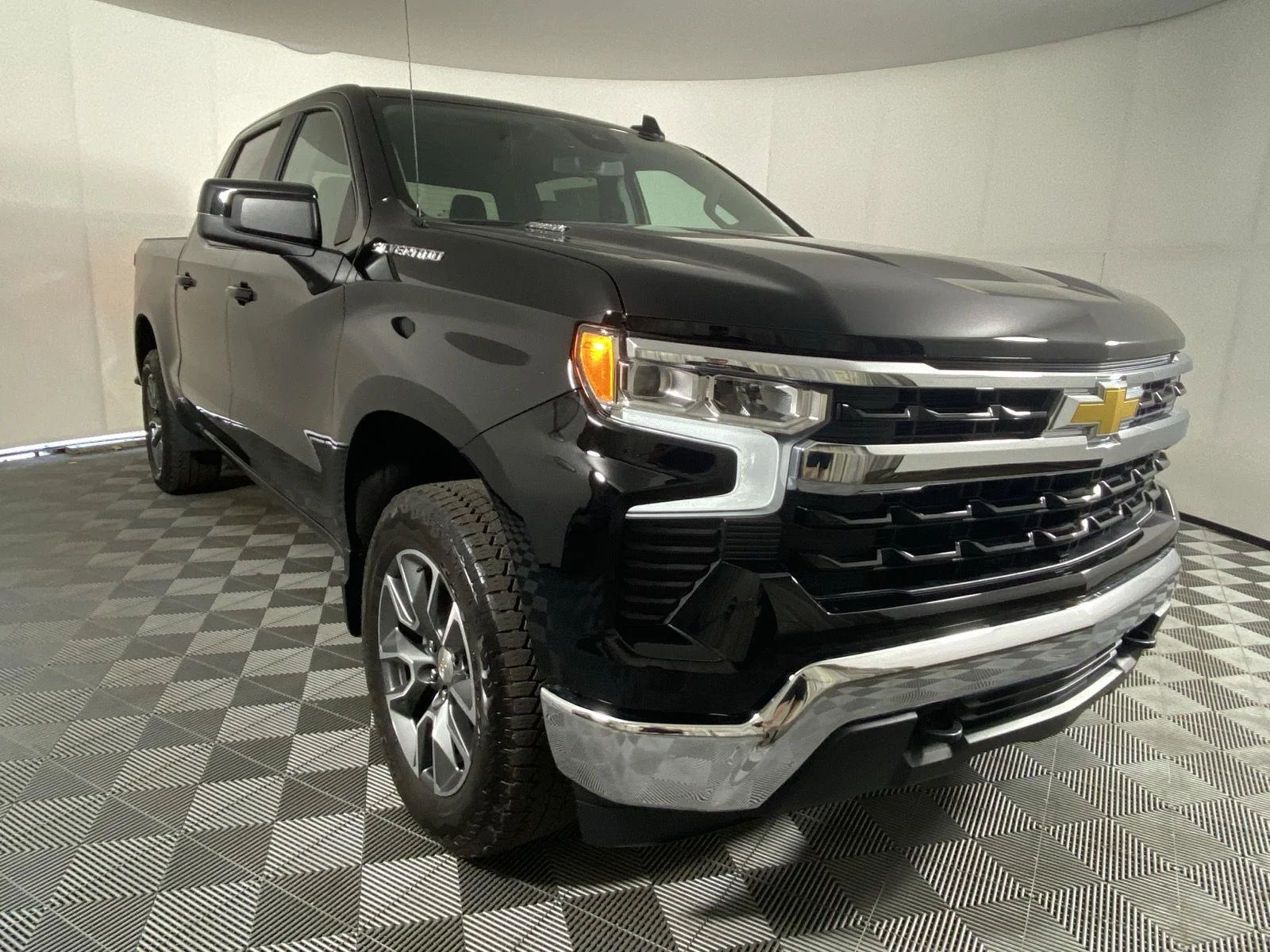 Used 2024 Black Chevrolet LT image 17