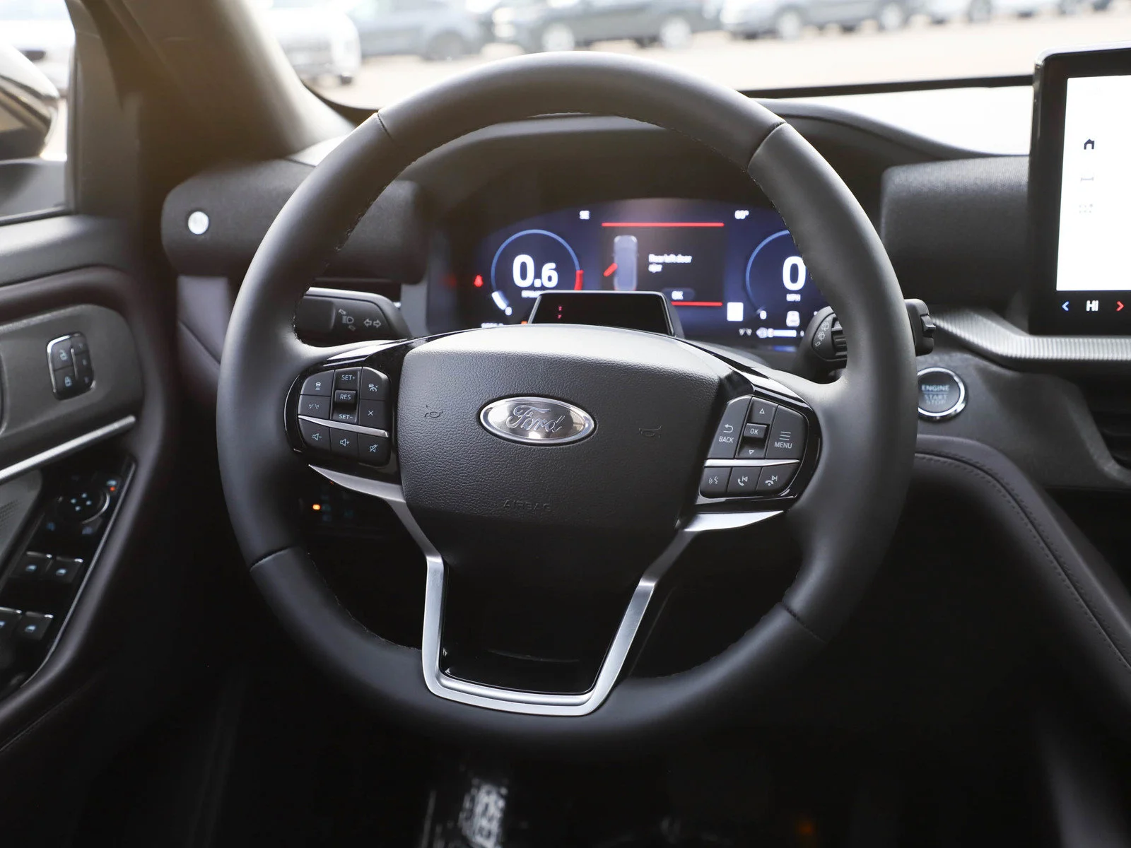 Used 2025 White Metallic Ford Platinum image 18