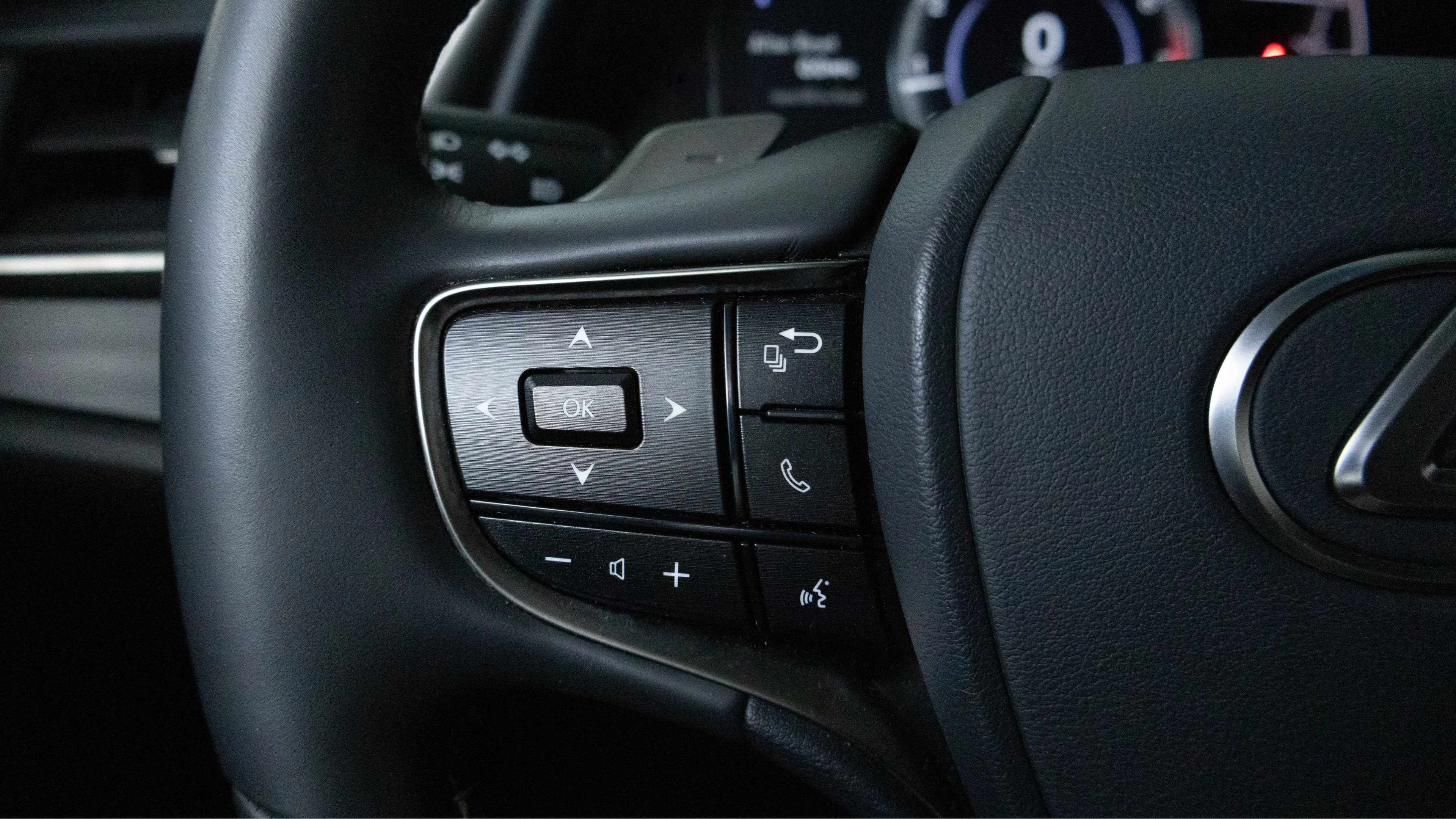 Used 2021 Black Lexus ES 250 image 20
