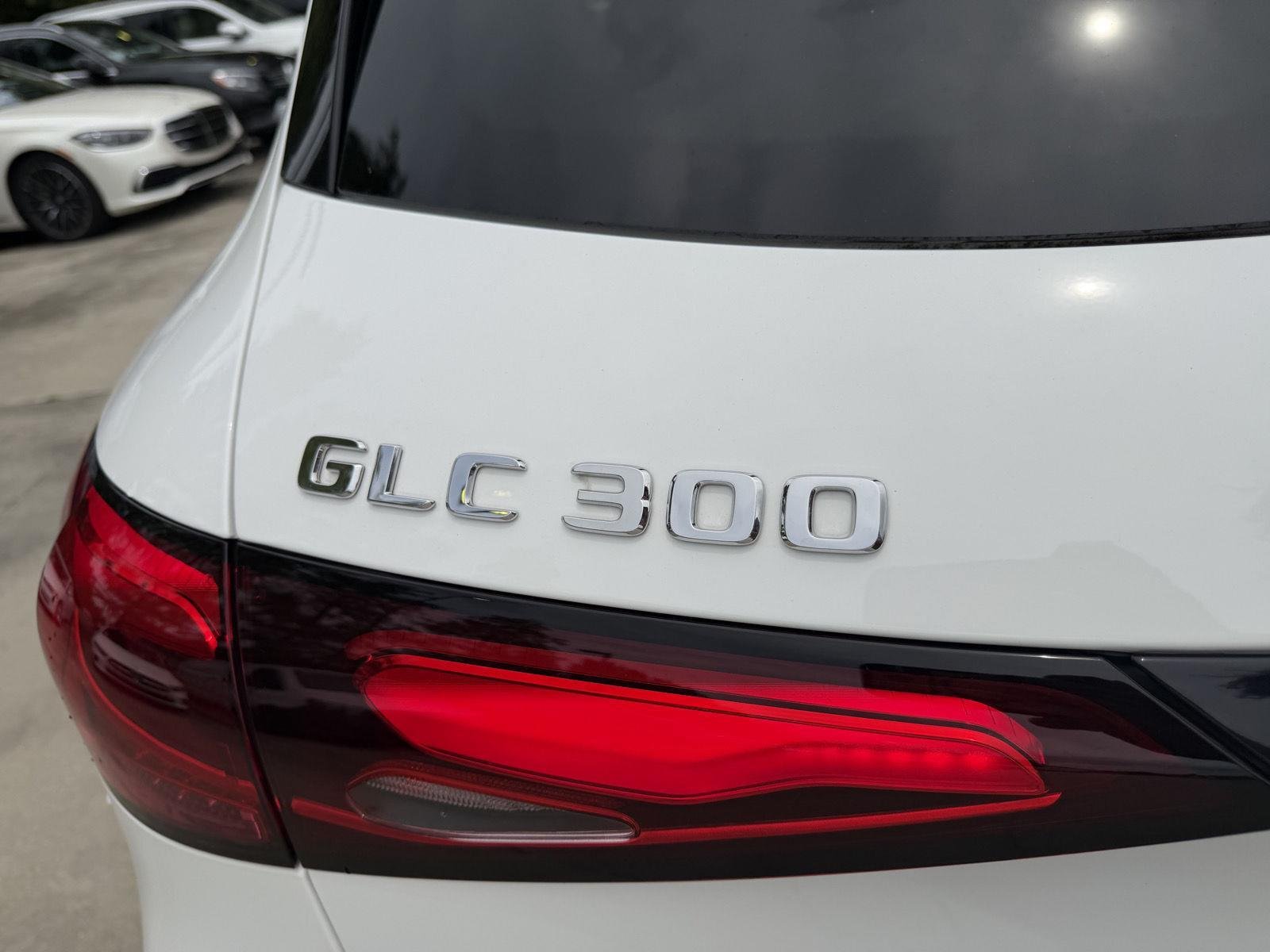 Certified Used 2026 Polar White Mercedes-Benz GLC 300 image 21