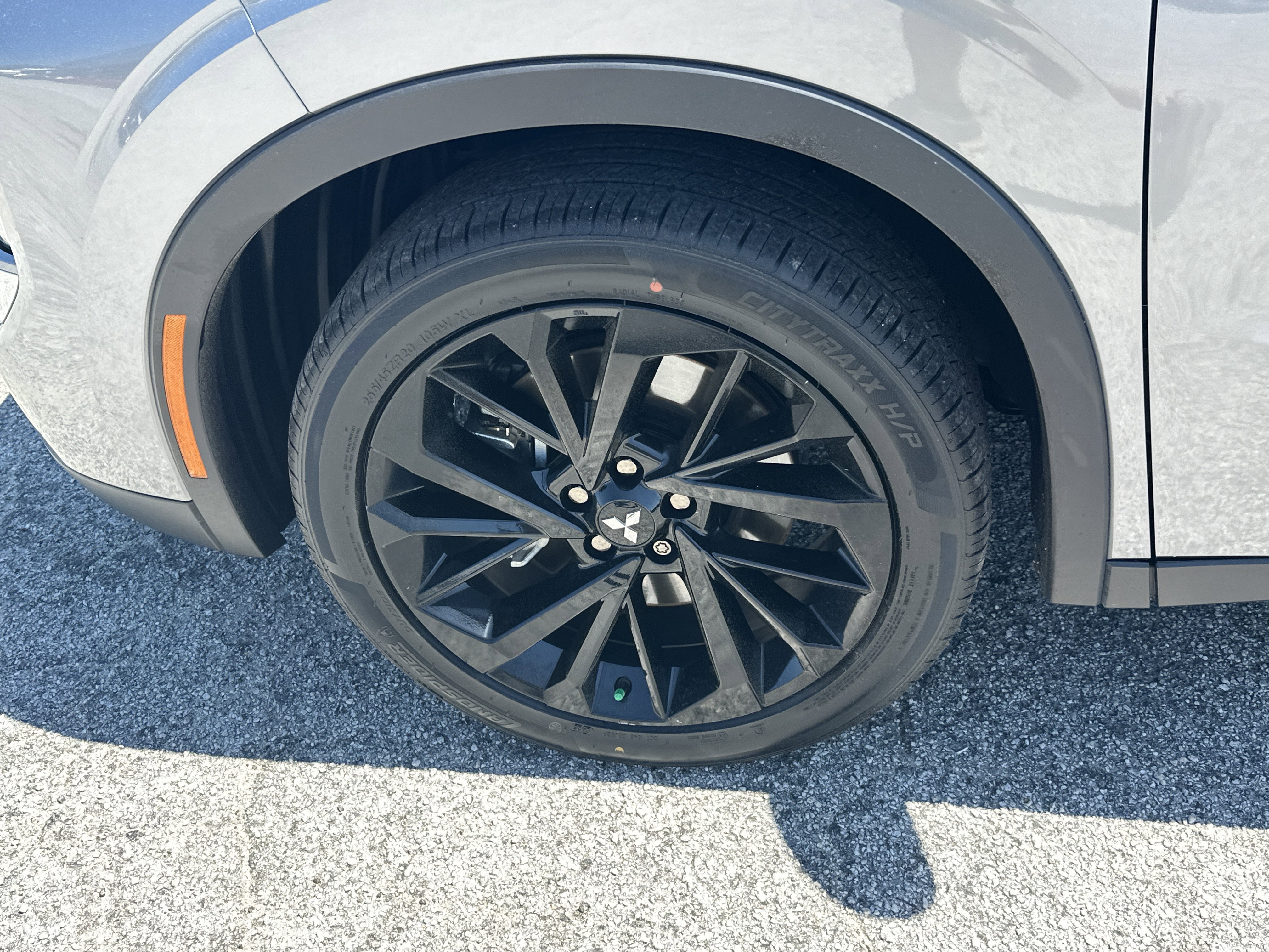 Used 2023 Alloy Silver Metallic Mitsubishi SEL image 12