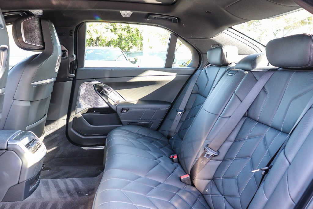 Used 2026 Black Sapphire Metallic BMW 750e xDrive image 18