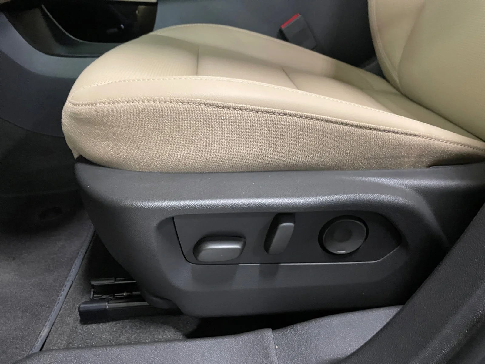 New 2026 Ebony Twilight Metallic Buick Preferred AWD image 15