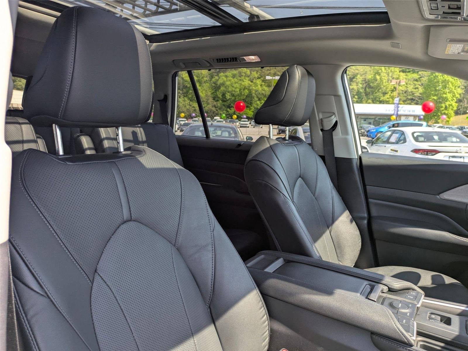 Used 2024 Wind Chill Pearl Toyota Limited image 35