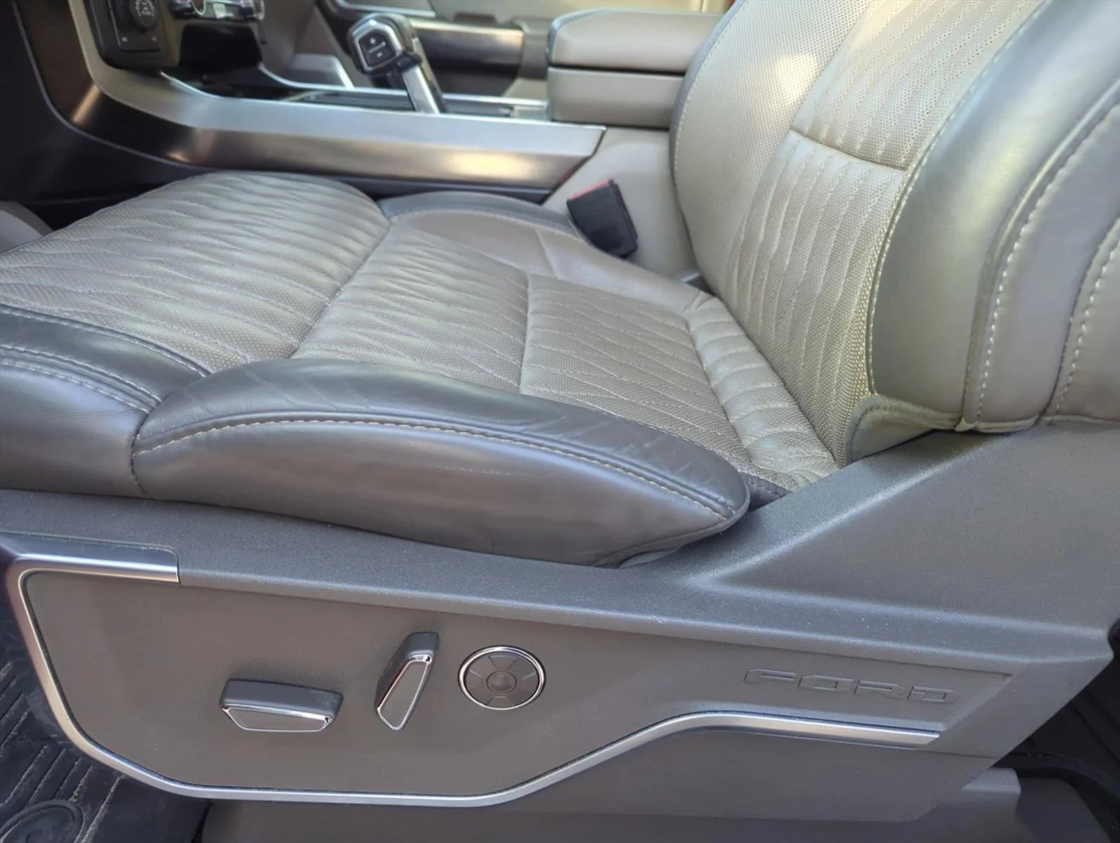 Used 2024 Rapid Red Metallic Tinted Clearcoat Ford Platinum image 11