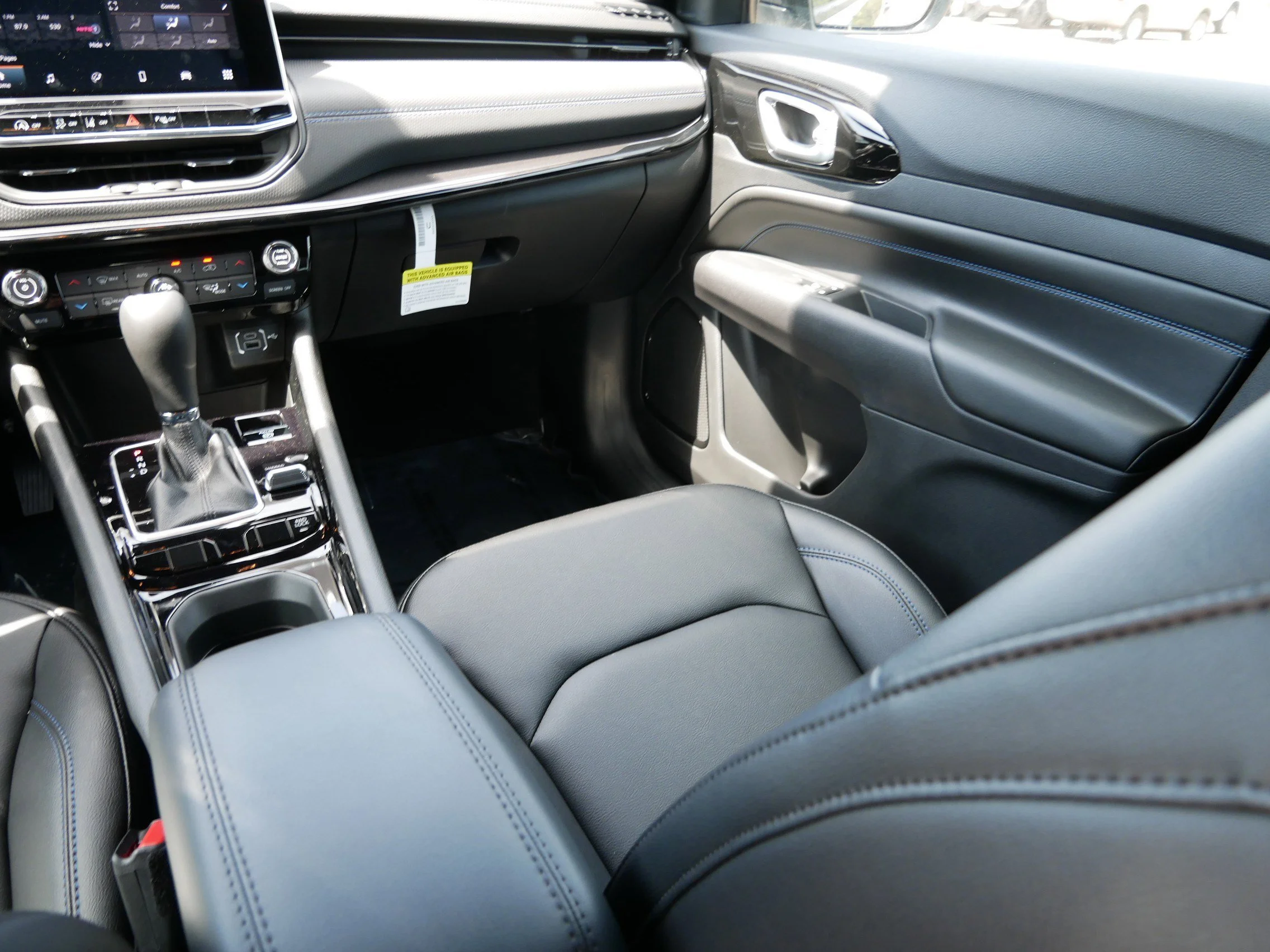 New 2026 Diamond Black Crystal Pearlcoat Jeep Limited Altitude image 11