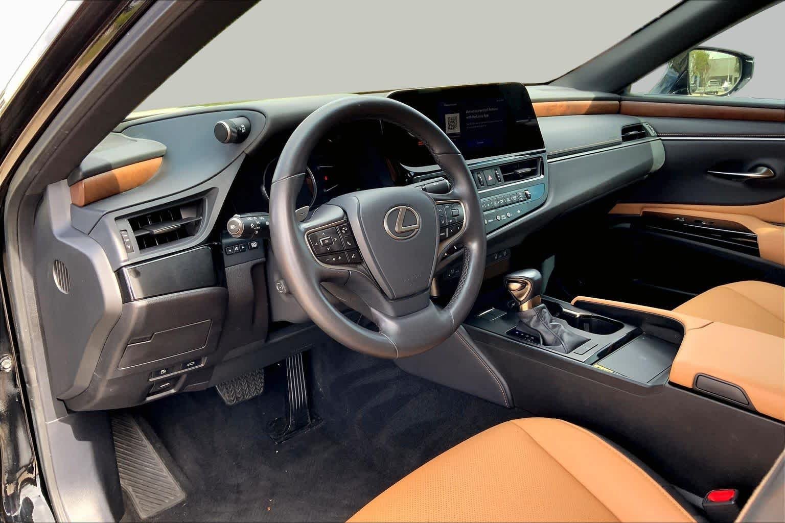 2024 Lexus ES 350 - Photo 27