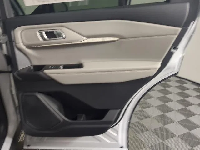 New 2026 Space White Metallic Ford Active image 23