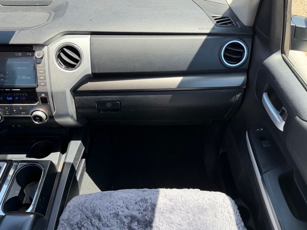 Used 2020 White Toyota SR5 image 11