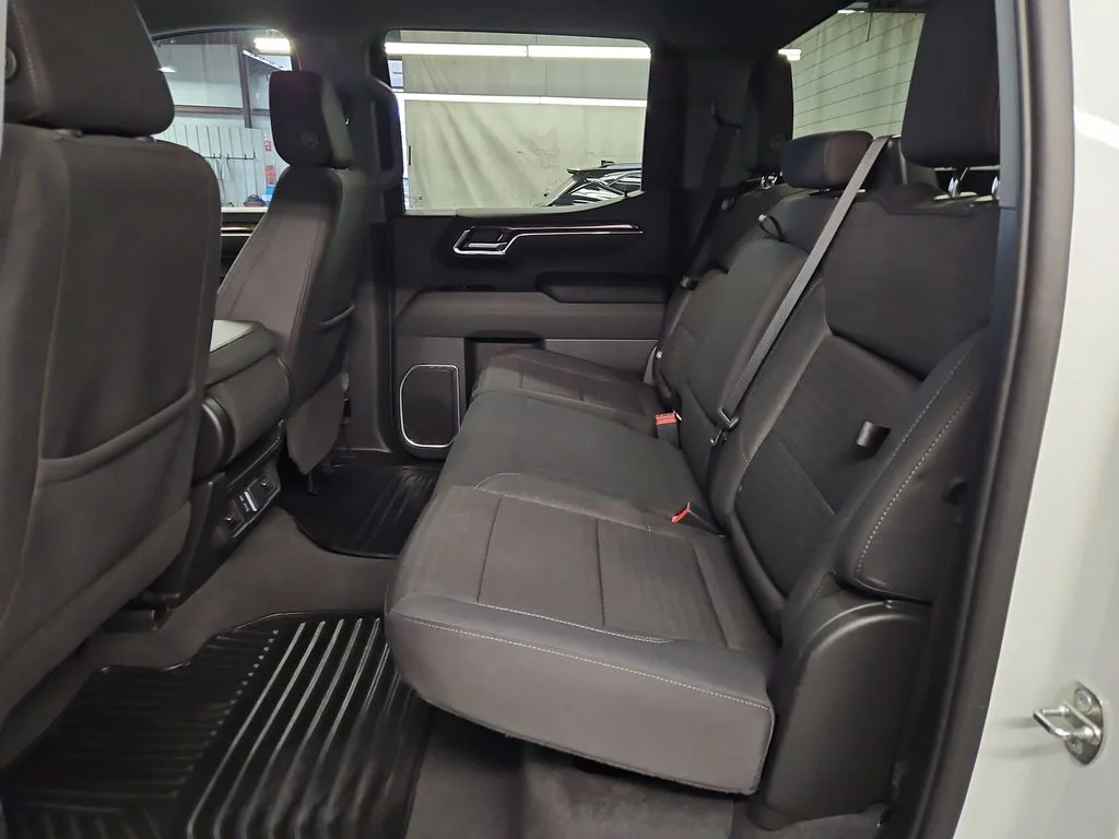 Used 2023 White GMC Elevation image 26