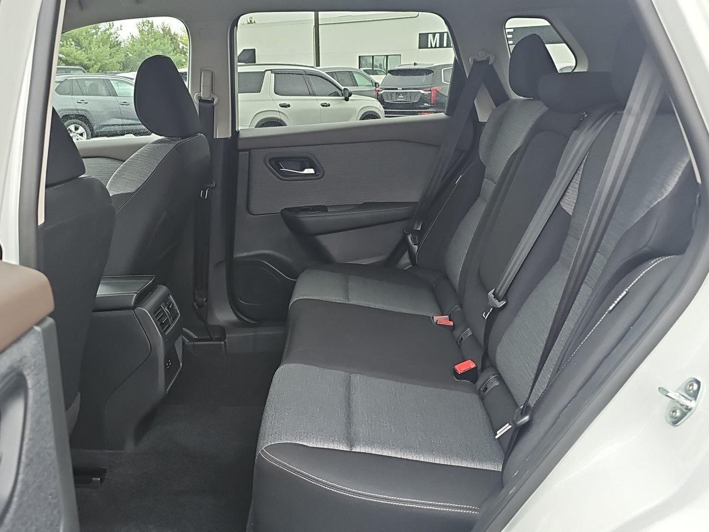 Used 2023 Pearl White Tri Nissan SV image 27
