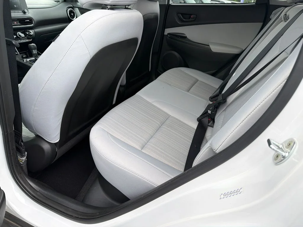 Used 2023 White Hyundai SEL image 20
