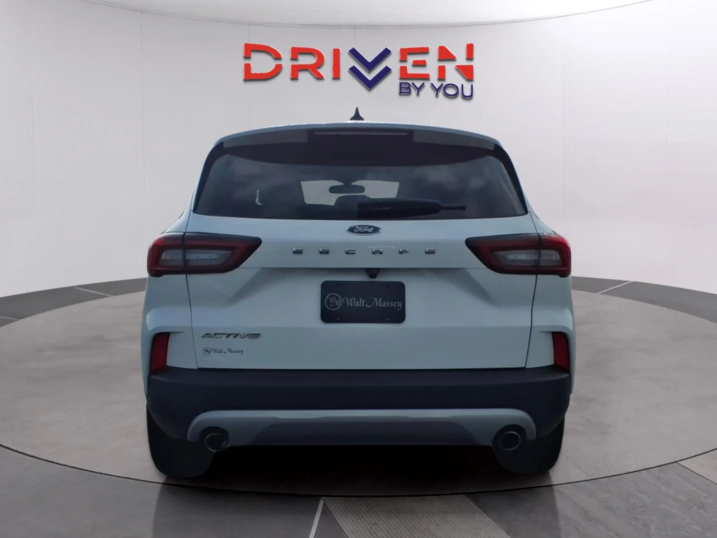 Used 2023 Oxford White Ford Active image 4