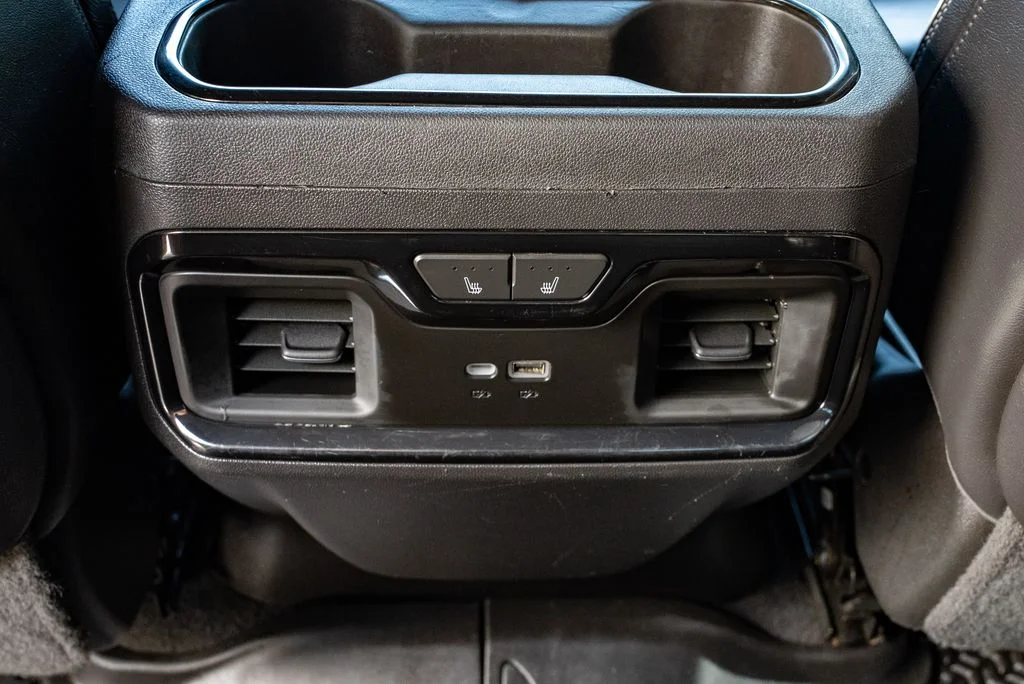 Used 2022 White GMC AT4X image 9