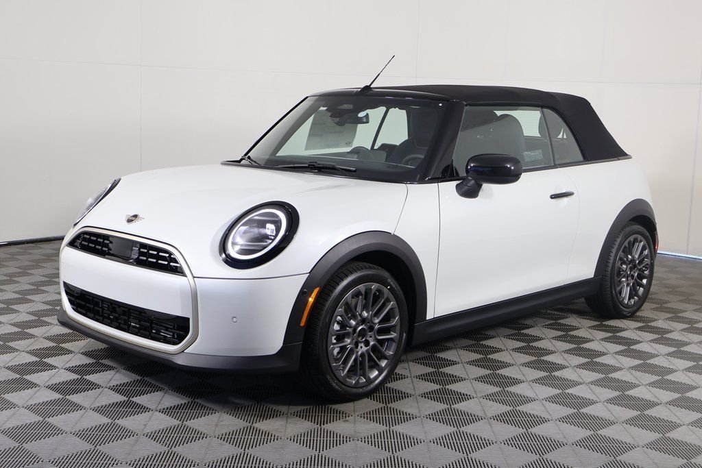 New 2026 White MINI Signature Plus image 1