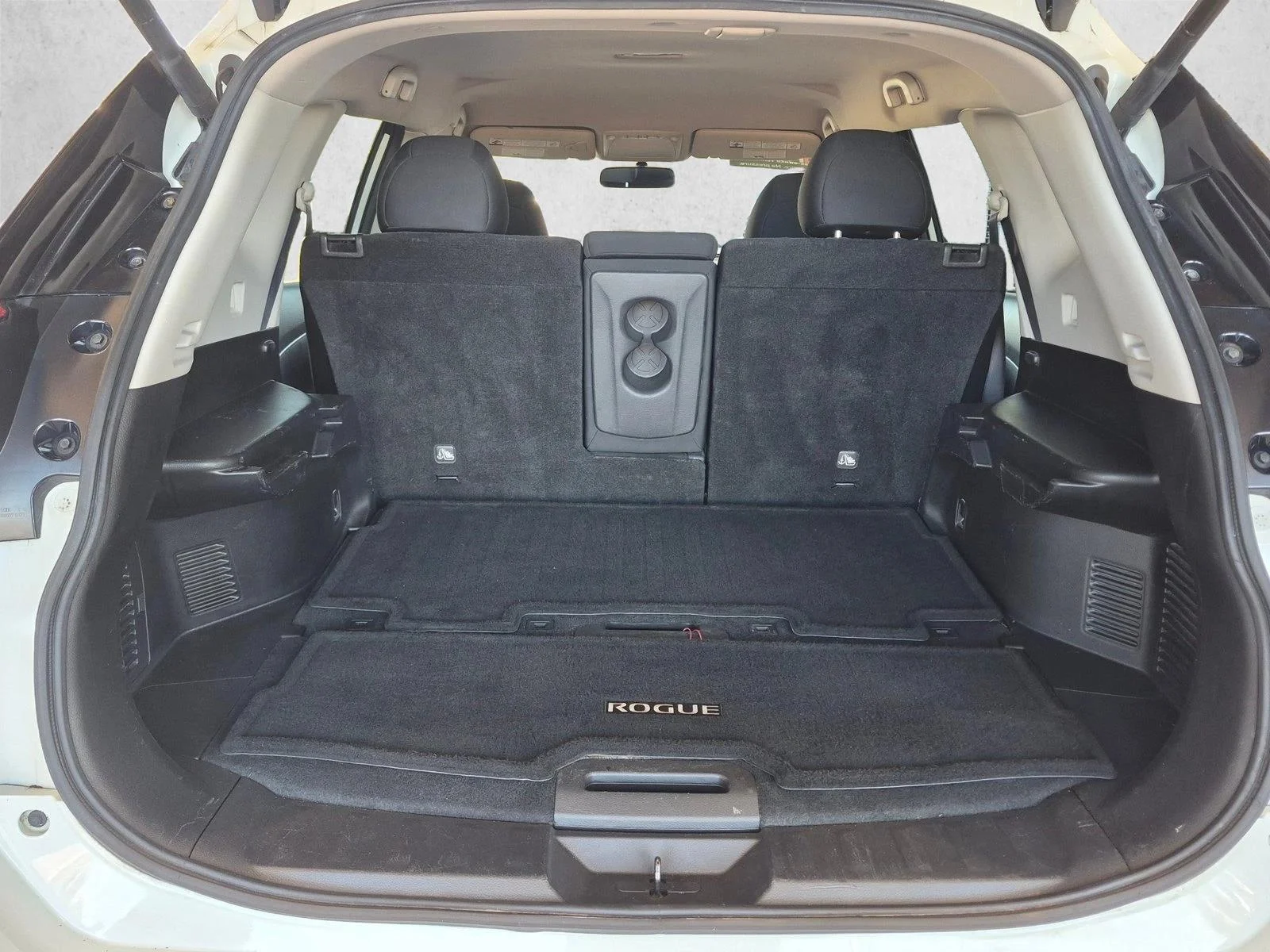 Used 2017 Glacier White Nissan SV image 6