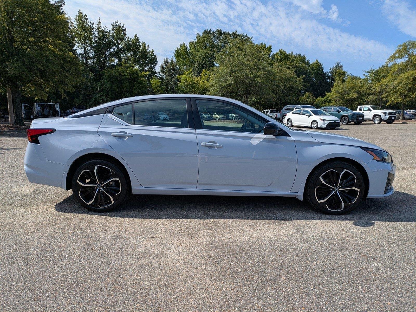 Used 2023 Gray Sky Pearl Nissan 2.5 SR image 3