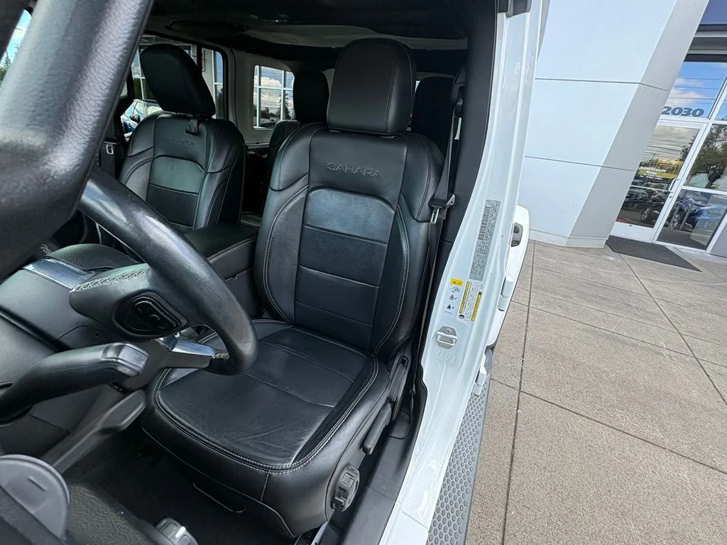 Used 2018 White Jeep Unlimited Sahara image 12