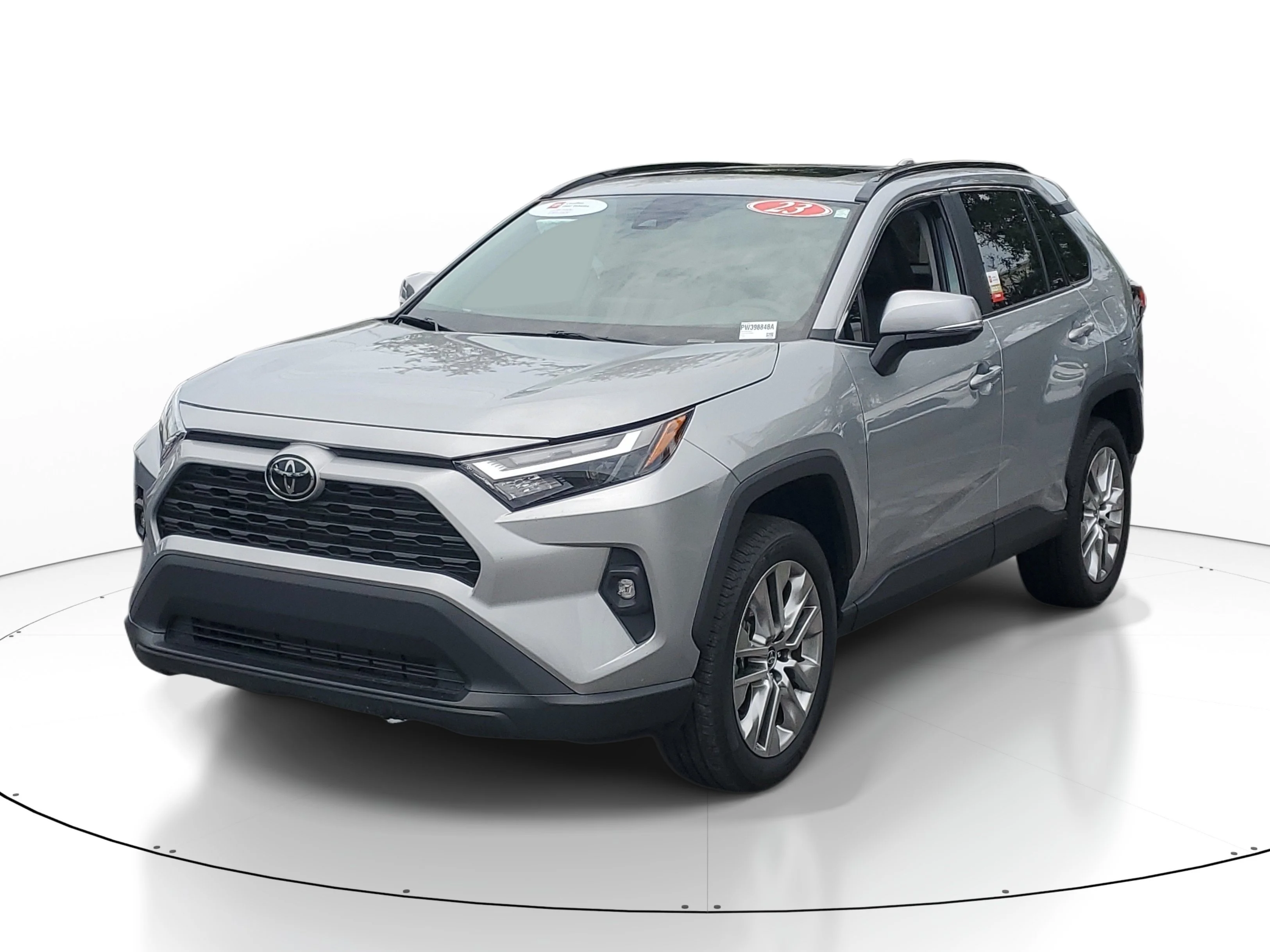 Used 2023 Silver Sky Metallic Toyota XLE Premium image 3