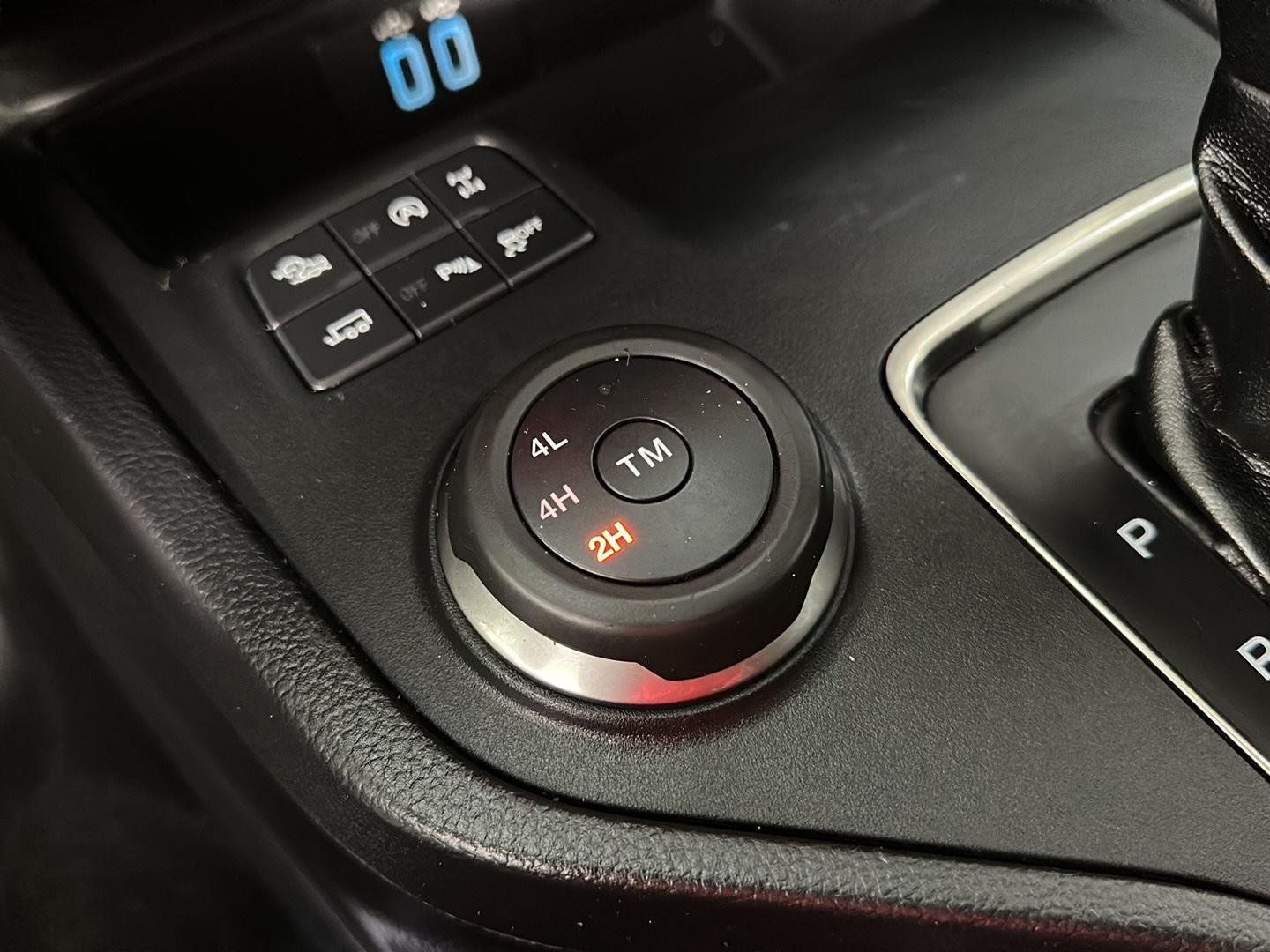 Used 2019 Oxford White Ford LARIAT image 28