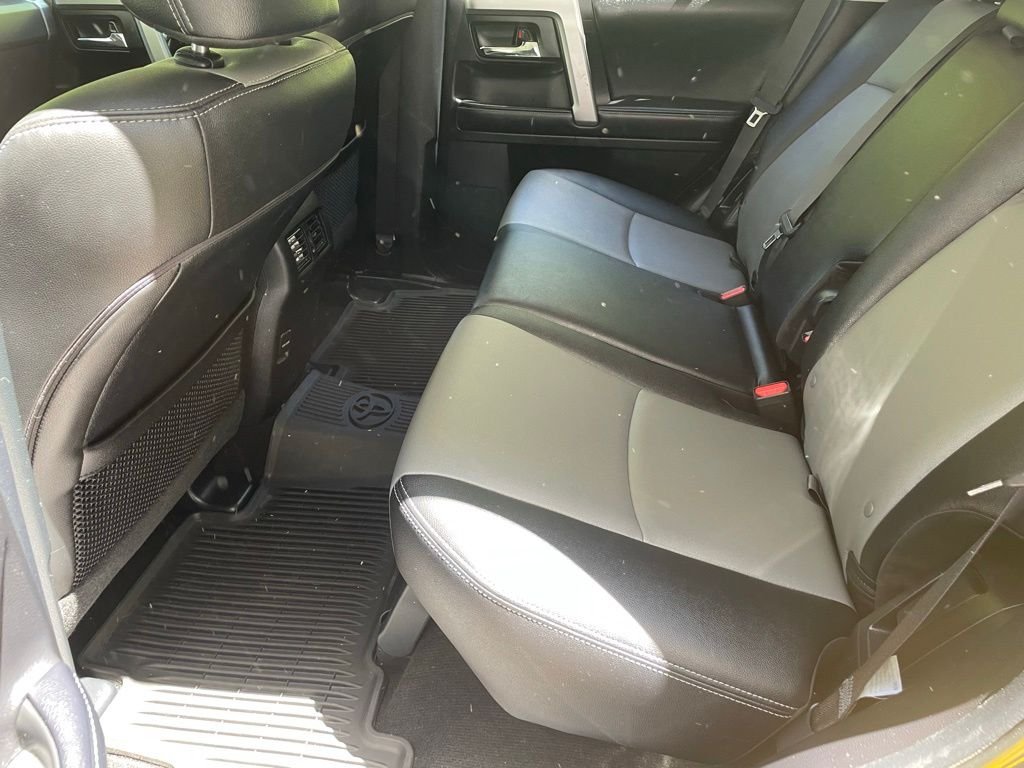 Used 2019 Nautical Blue Metallic Toyota SR5 Premium image 9