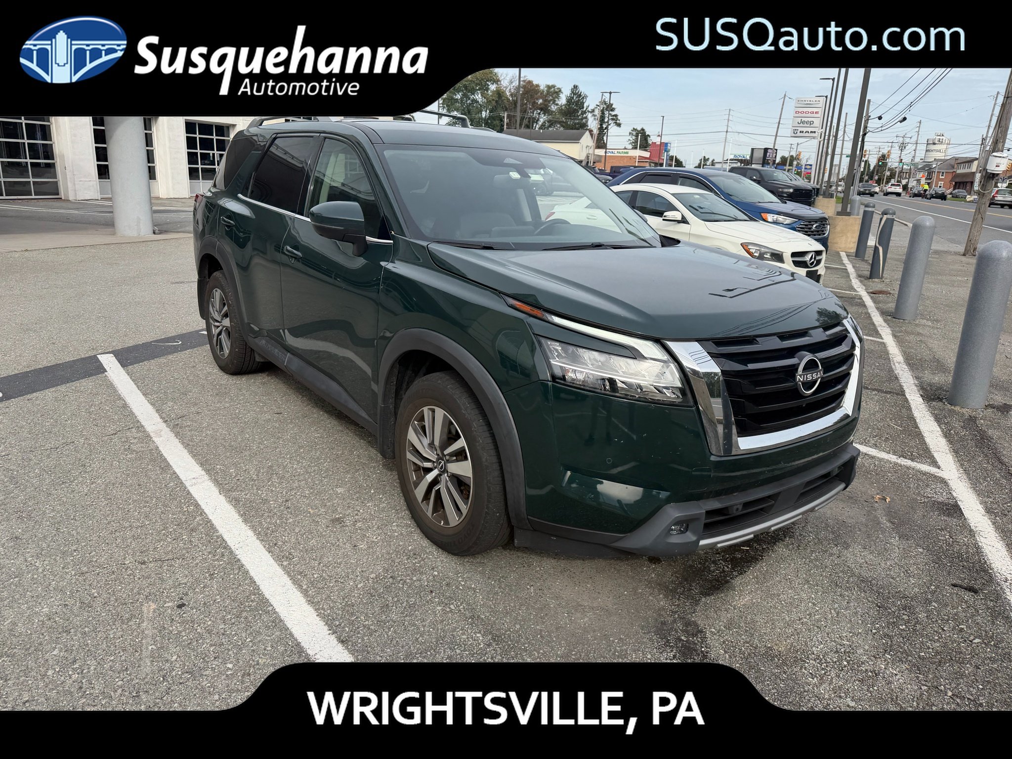 2022 Nissan Pathfinder SL