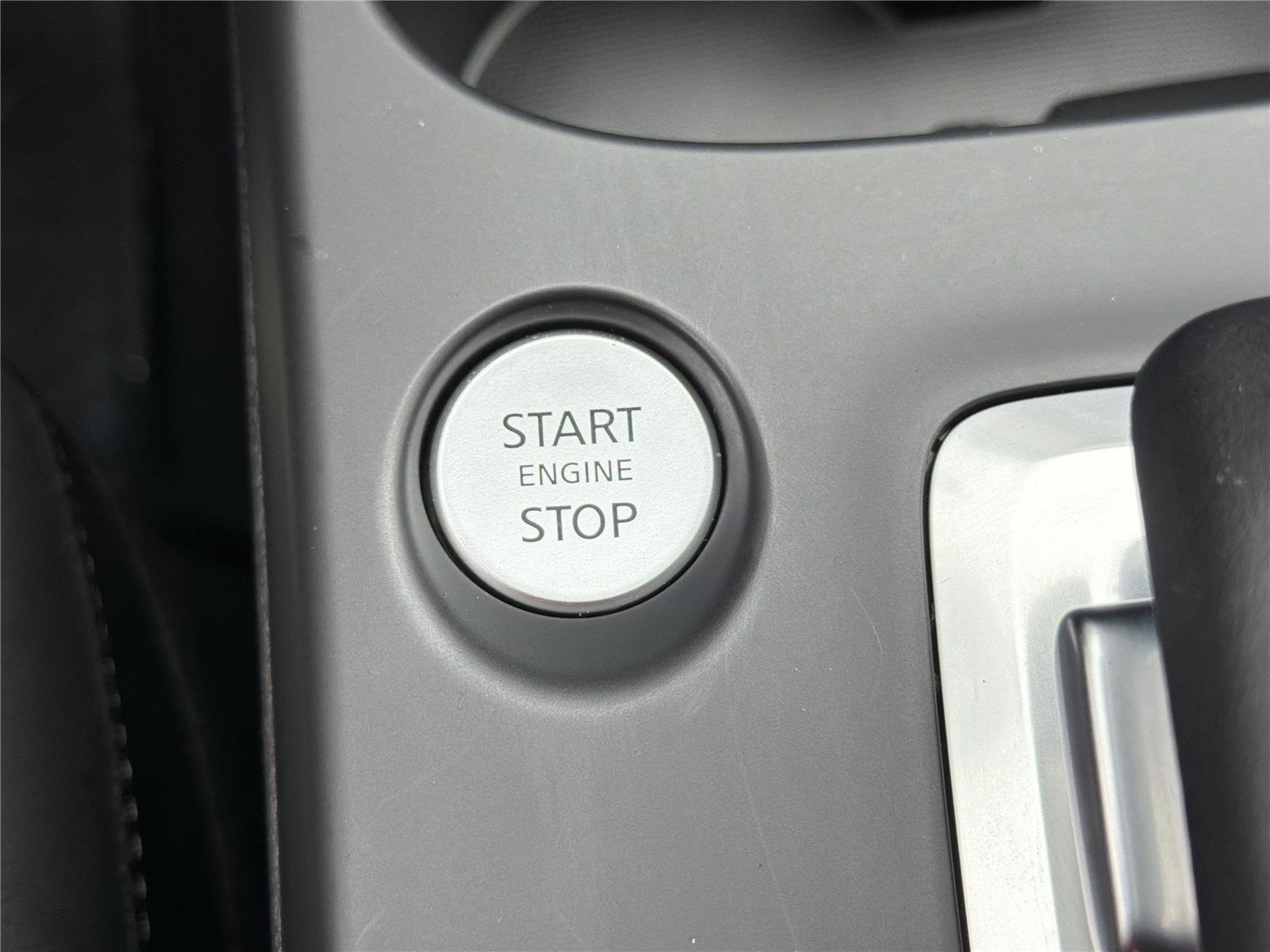 Certified Used 2025 Hermosa Blue INFINITI LUXE image 8