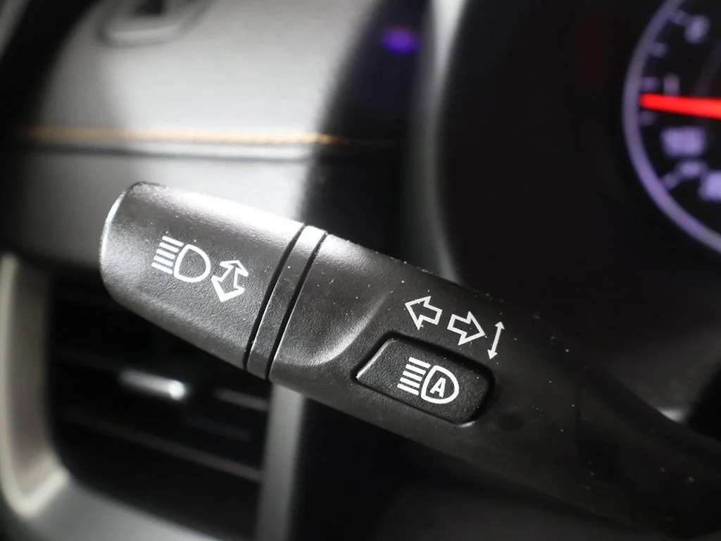 Used 2020 White GMC SLE image 30