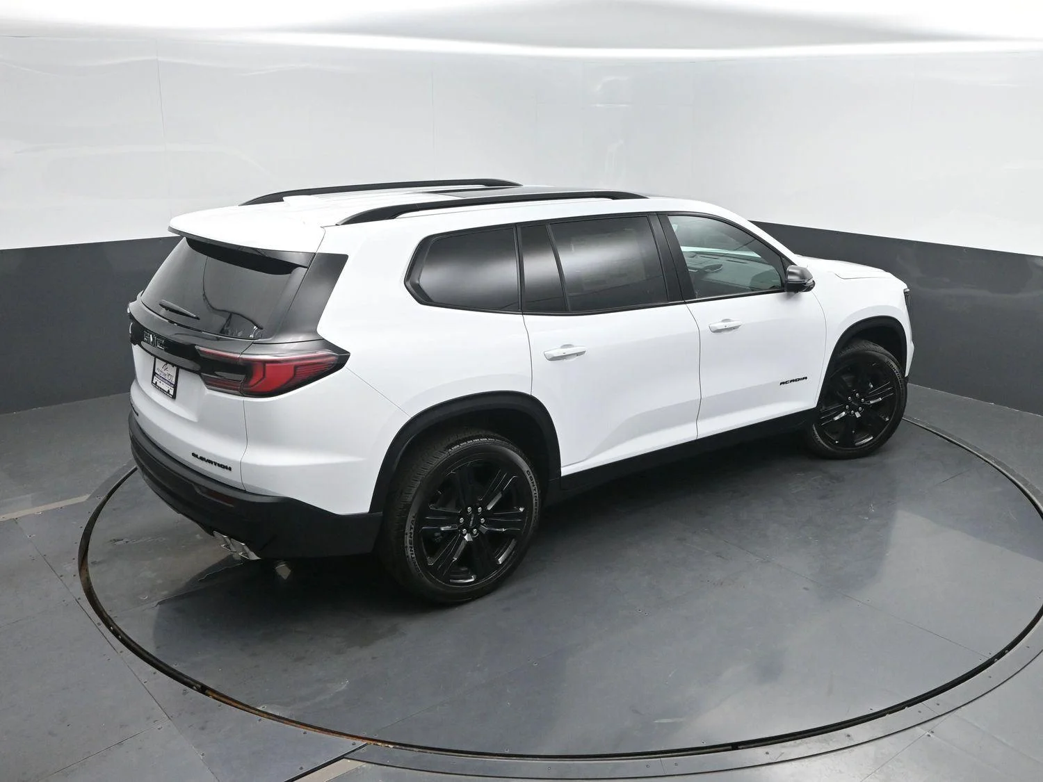 New 2026 Summit White GMC Elevation image 42