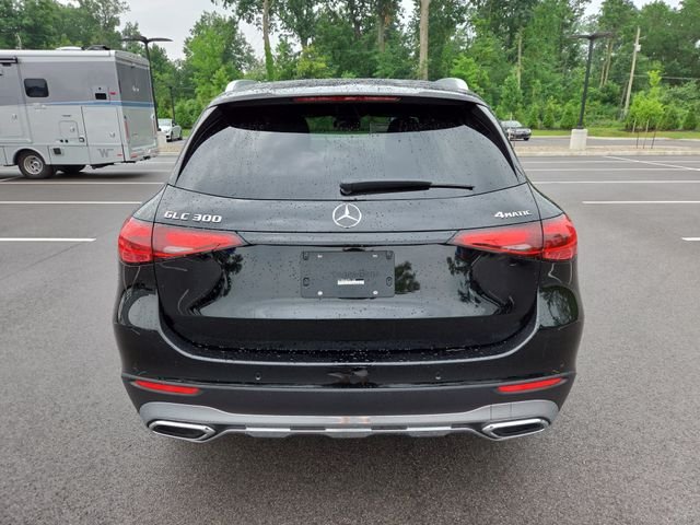 New 2026 Black Mercedes-Benz GLC300 image 4