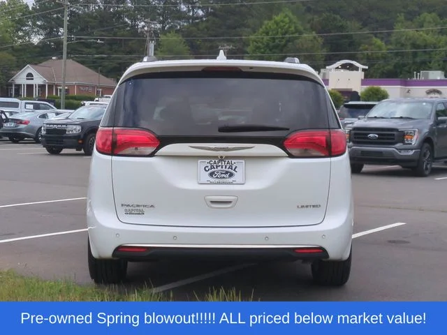 Used 2020 White Chrysler Limited image 12