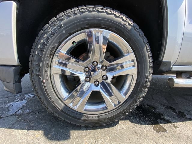 Used 2018 SILVER ICE METALLIC Chevrolet Custom image 10