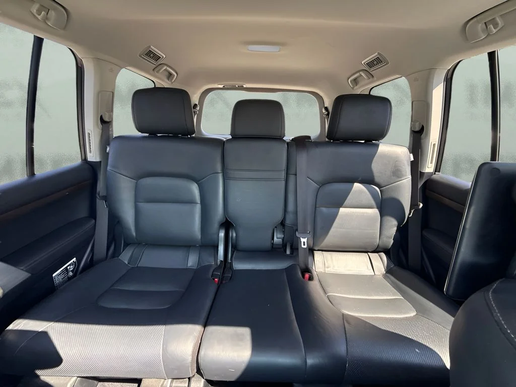 Used 2016 Silver Toyota Base image 7