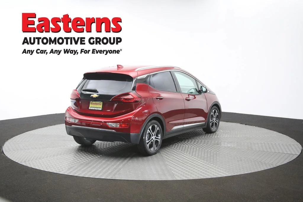 Used 2018 Red Chevrolet Premier image 42