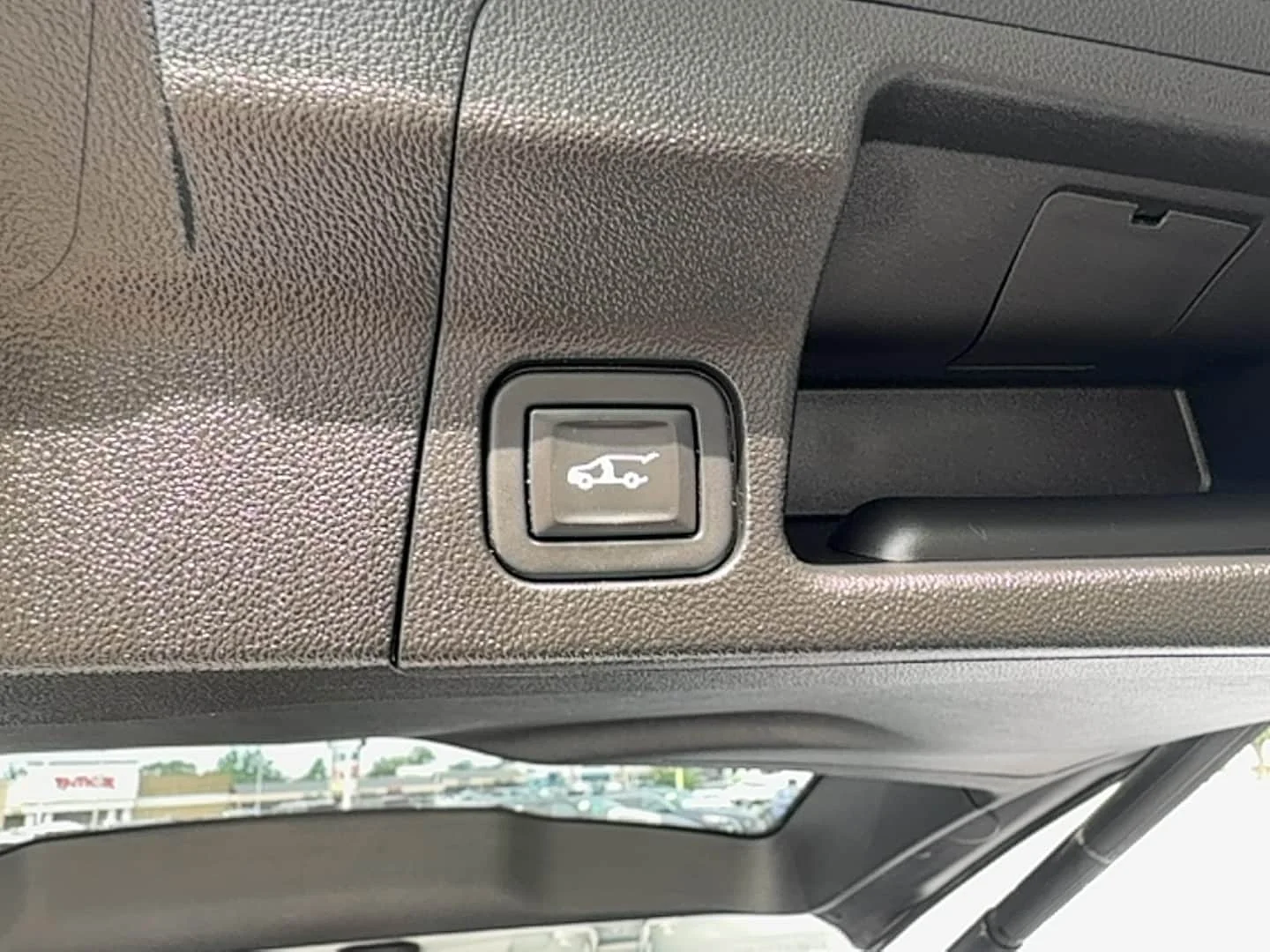Used 2020 White GMC Denali image 29