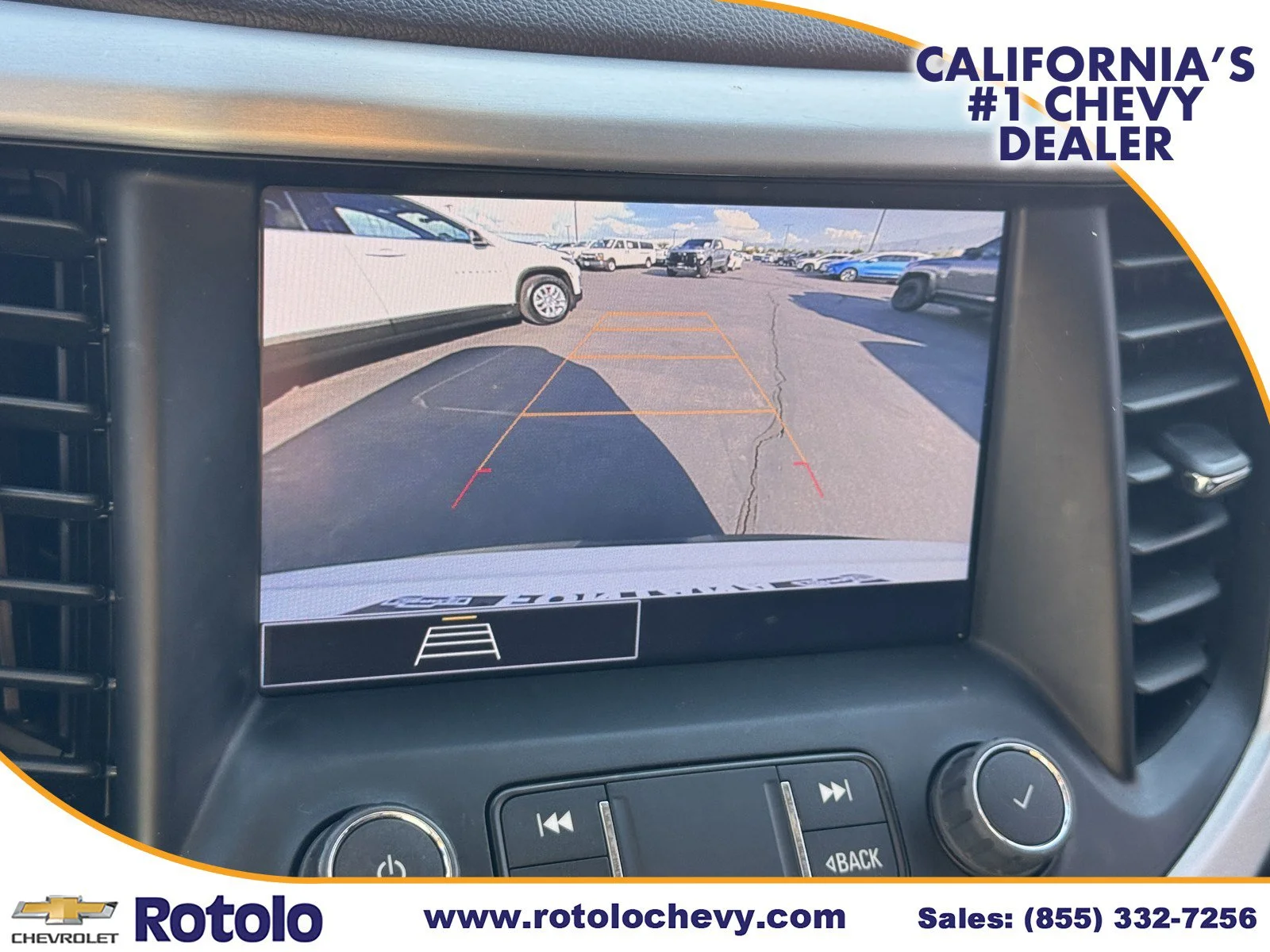 Used 2023 Summit White GMC SLE image 21
