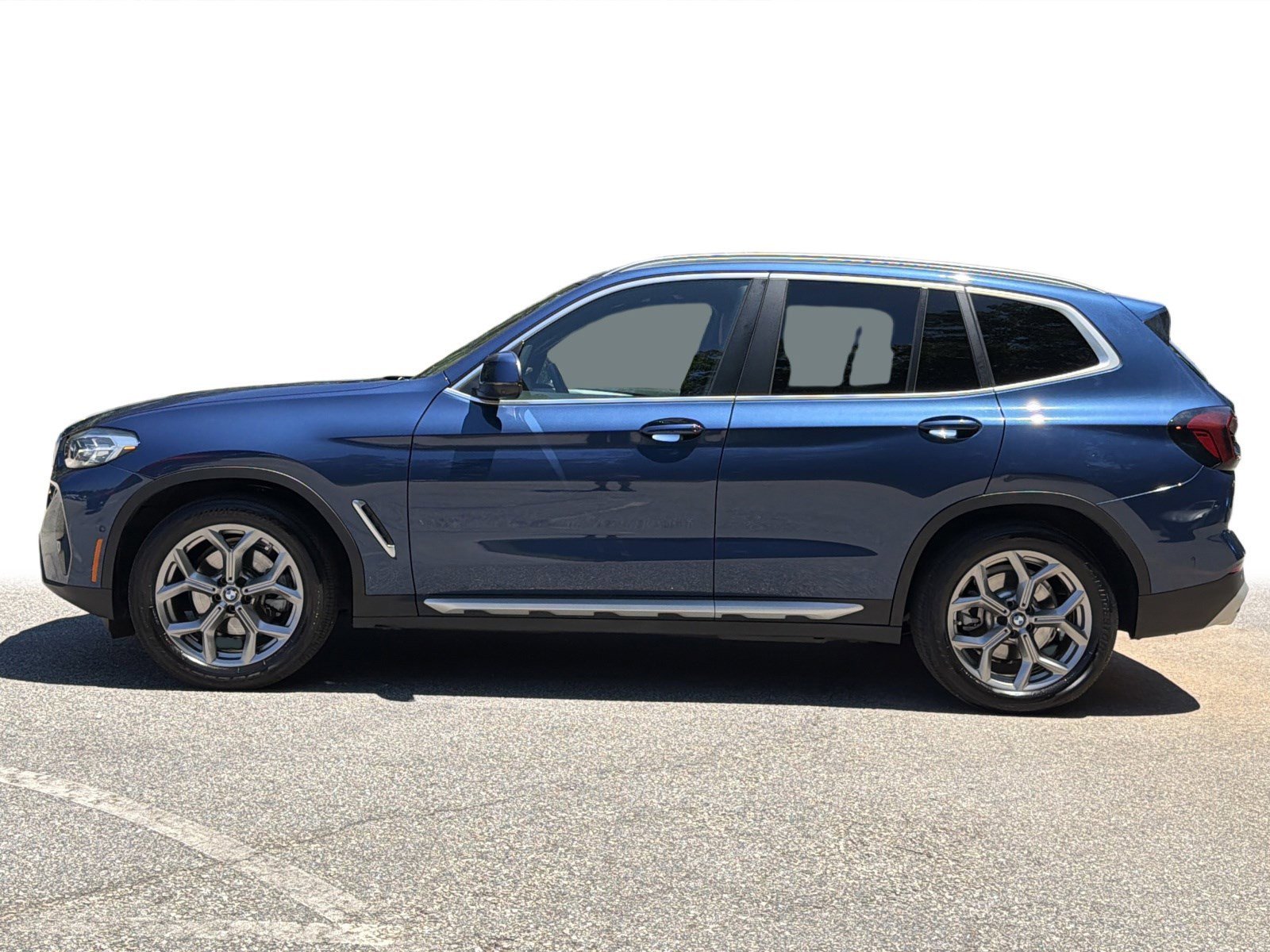 Used 2024 Phytonic Blue Metallic BMW sDrive30i image 25