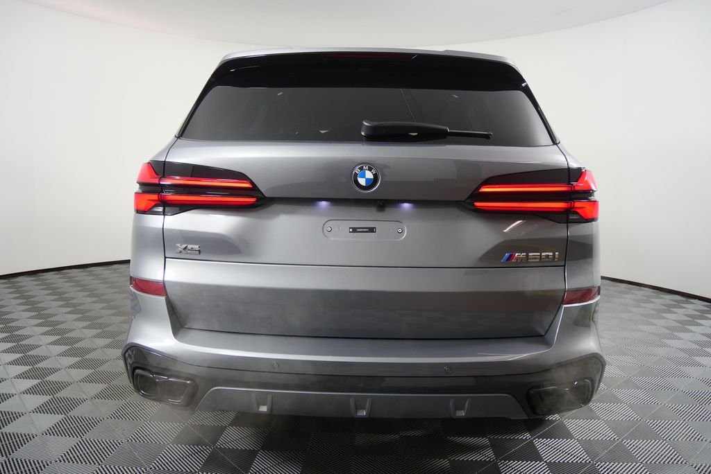 Used 2026 Skyscraper Grey Metallic BMW M60i image 4