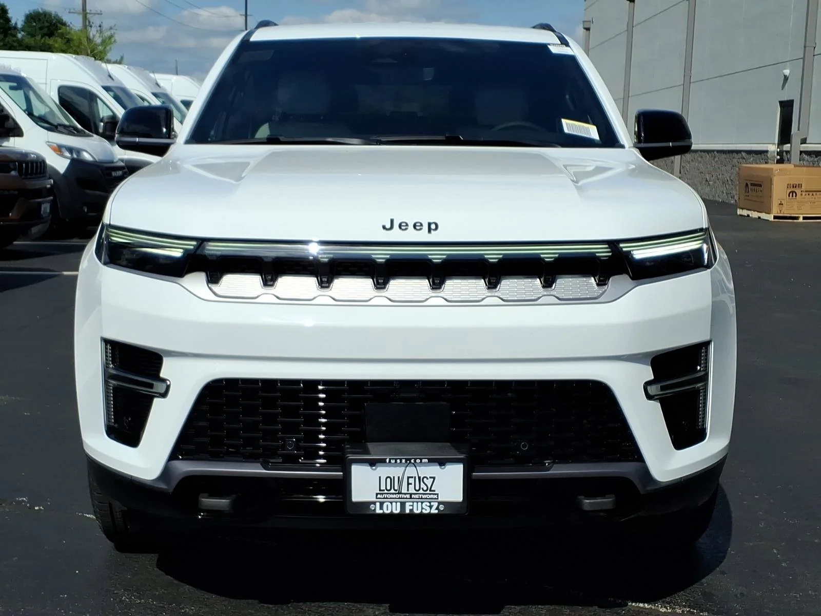 New 2026 Bright White Clear-Coat Exterior Paint Jeep  image 23