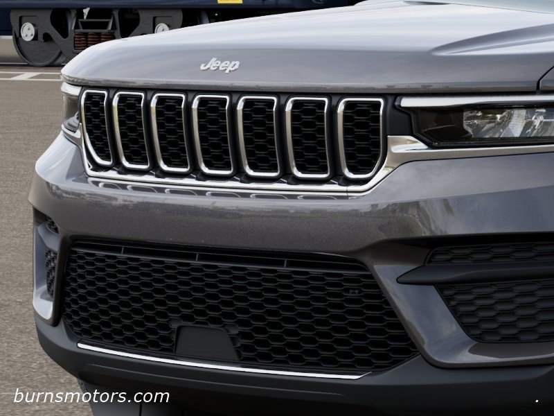 New 2026 Baltic Gray Metallic Clear-Coat Exterior Paint Jeep Laredo image 11