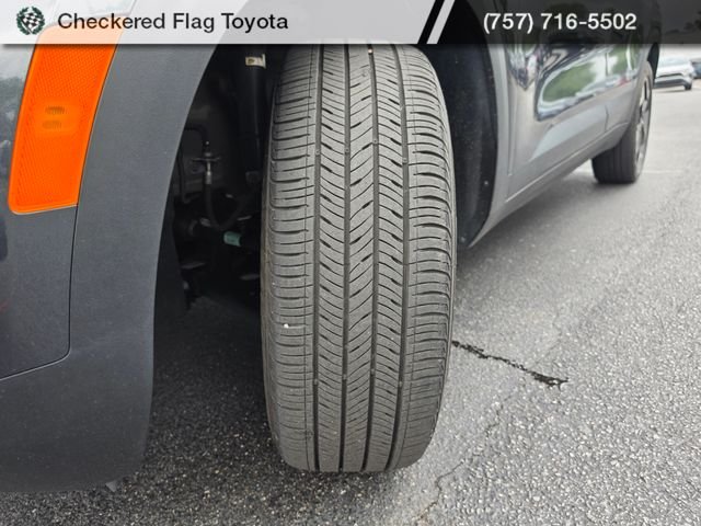 Used 2024 Gravity Gray Kia EX image 14