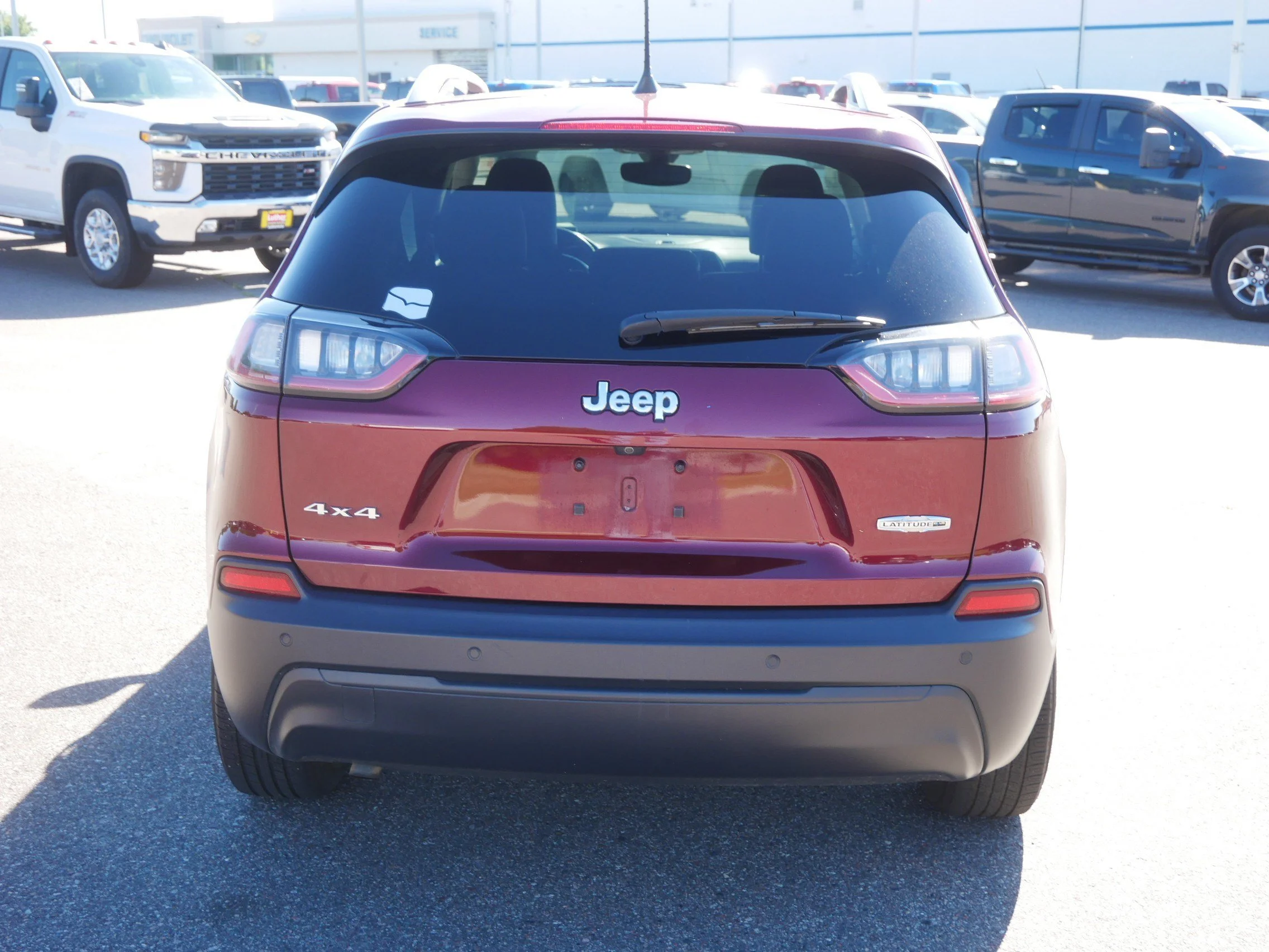 Used 2020 Velvet Red Pearlcoat Jeep Latitude Plus image 6