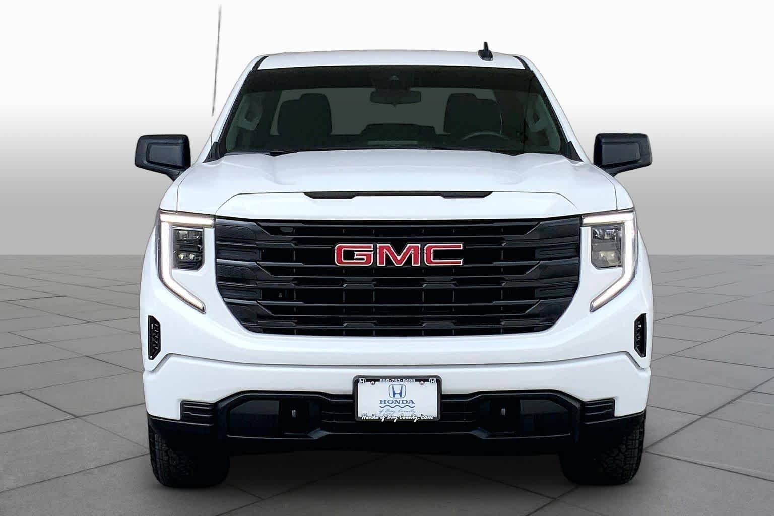 Used 2026 Summit White GMC Pro image 4