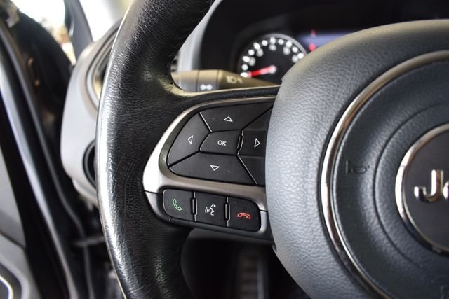 Used 2022 Gray Jeep Latitude image 20