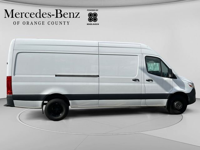 Used 2024 White Mercedes-Benz Cargo 170 WB image 4