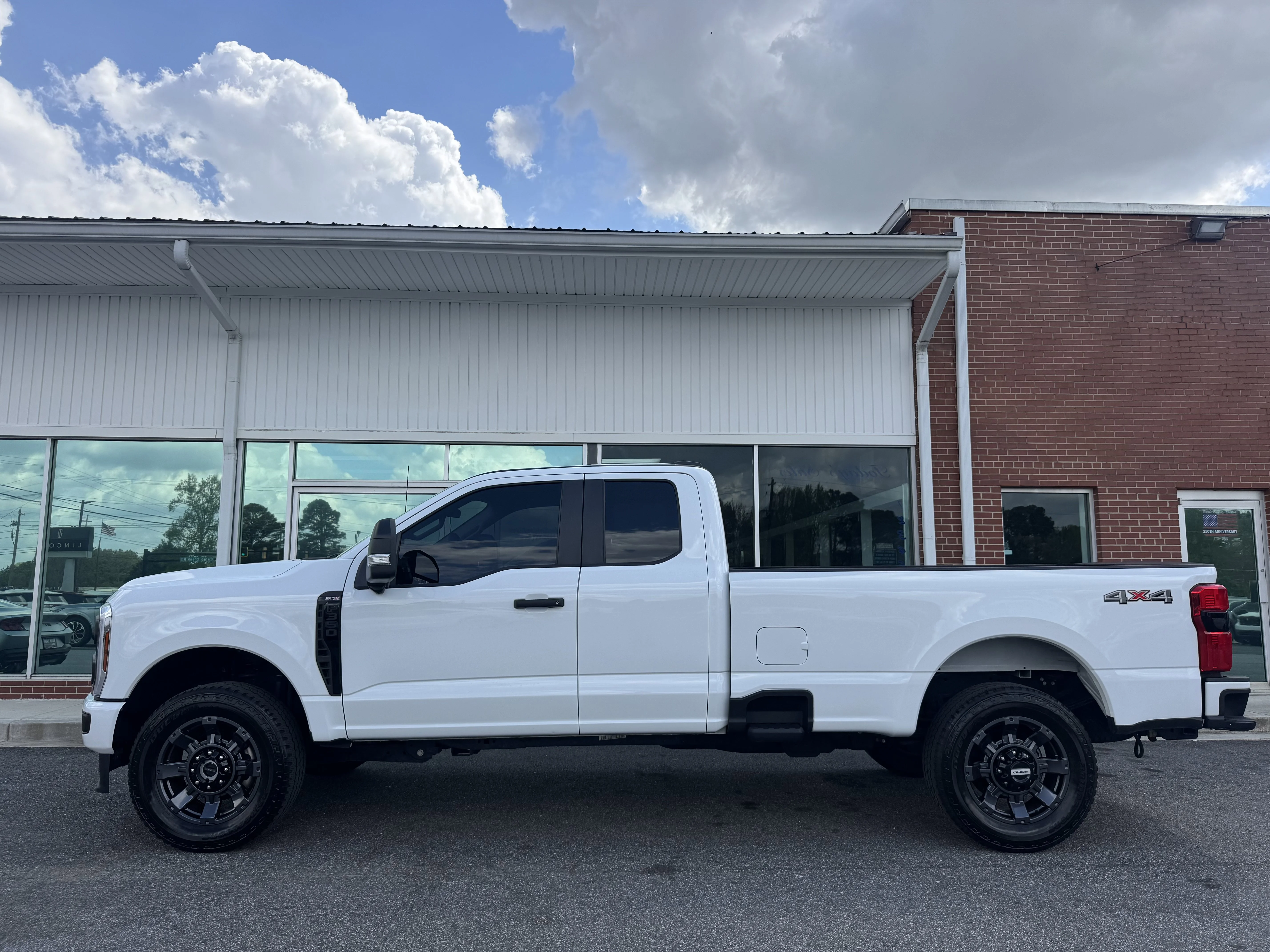 2025 Ford F-350 XL 4x4 SuperCab 8' Box SRW's photo