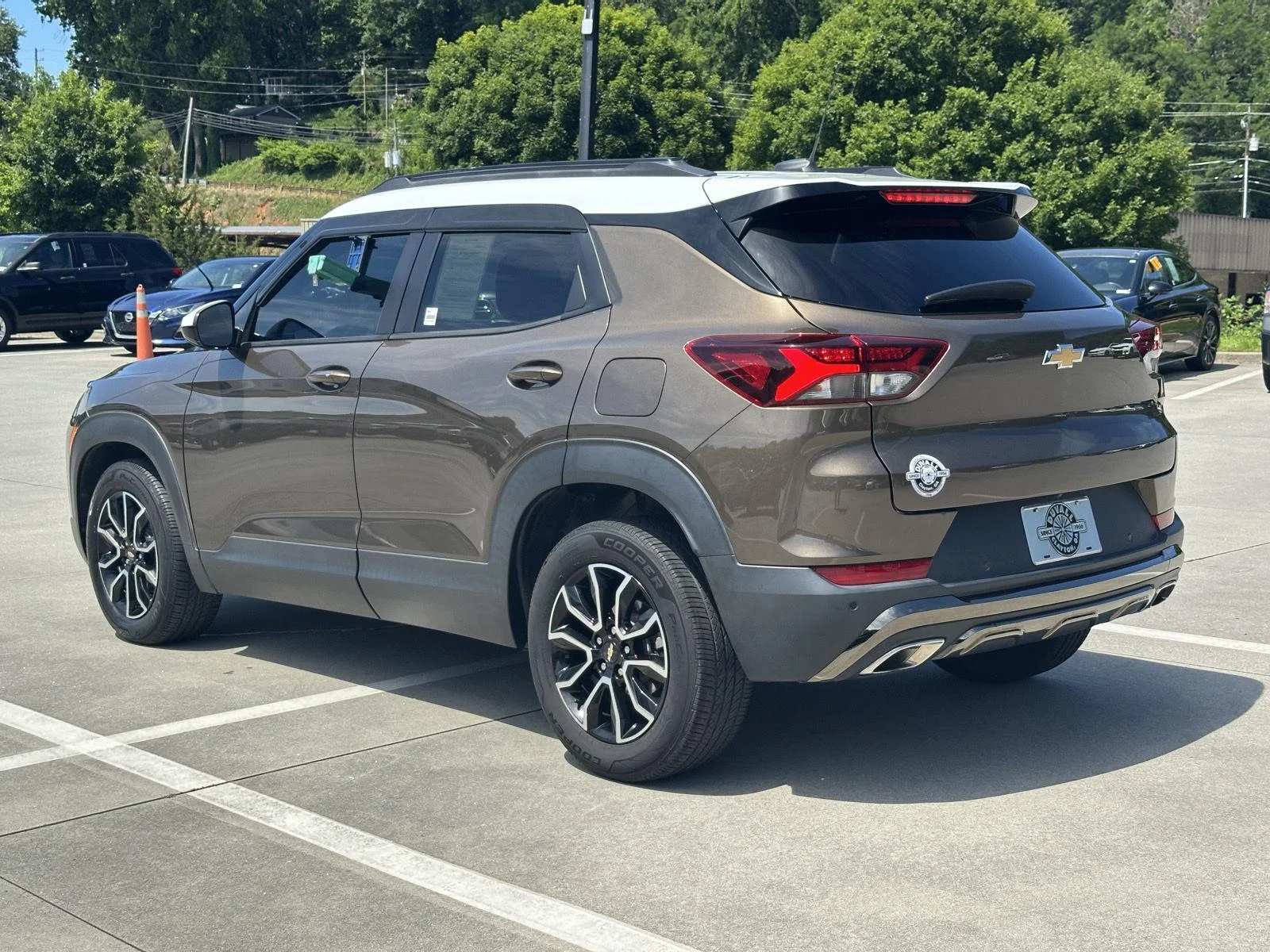 Used 2021 Zeus Bronze Metallic Chevrolet ACTIV image 5
