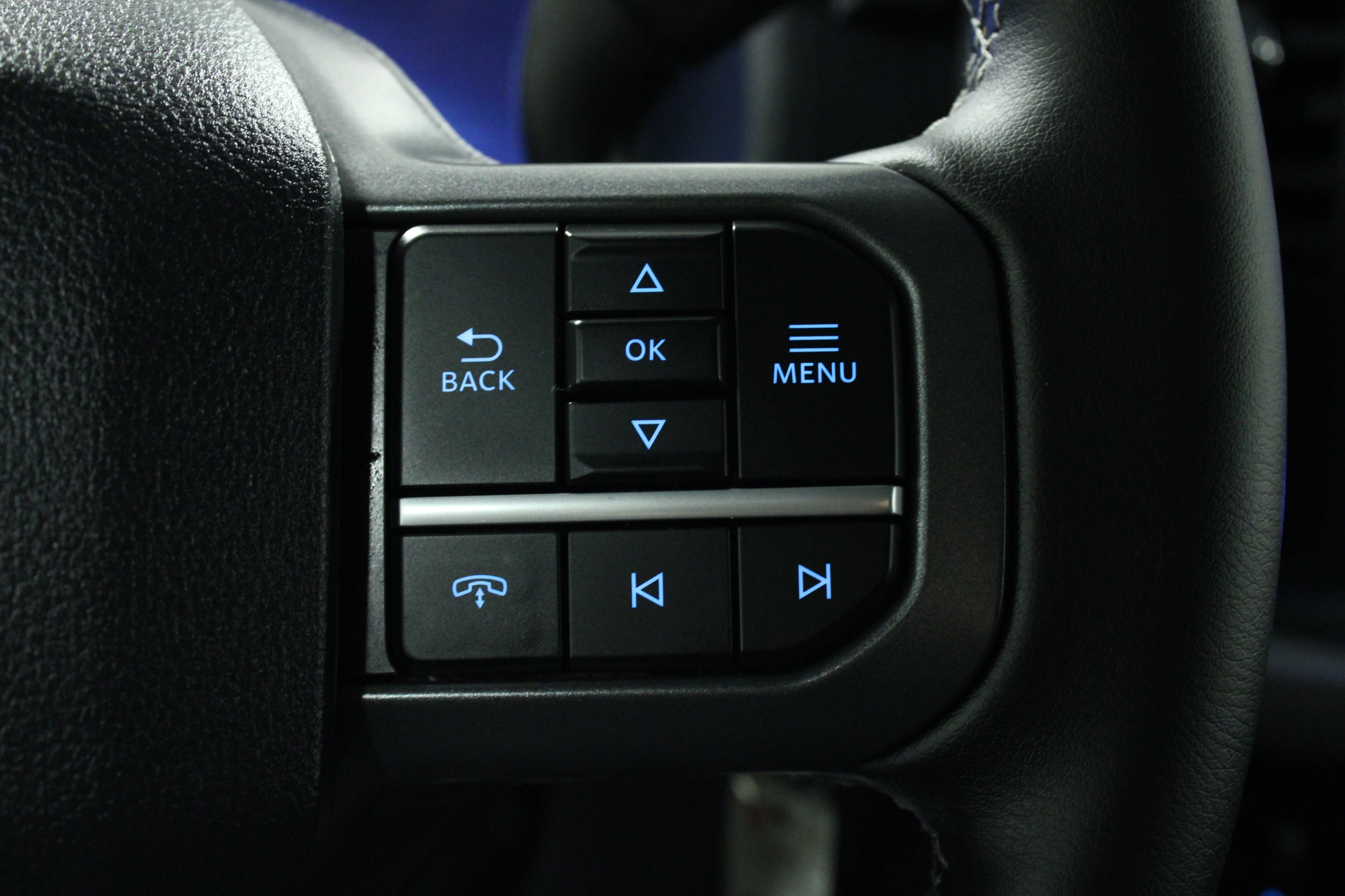 Used 2025 Oxford White Ford XLT image 22