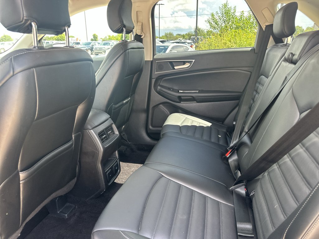 Used 2017 Magnetic Metallic Ford SEL image 25